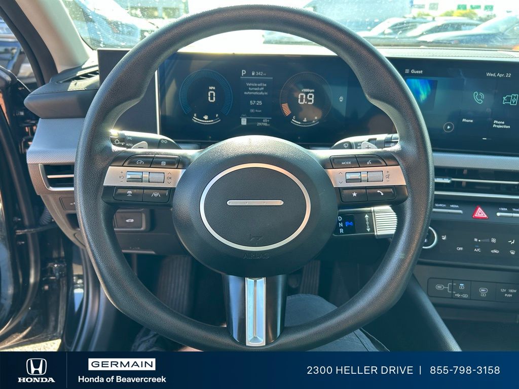 Used 2025 Black Hyundai SEL image 22