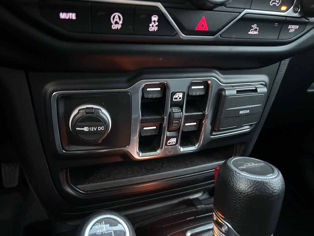 Thumbnail: 2023 Jeep Gladiator - 26