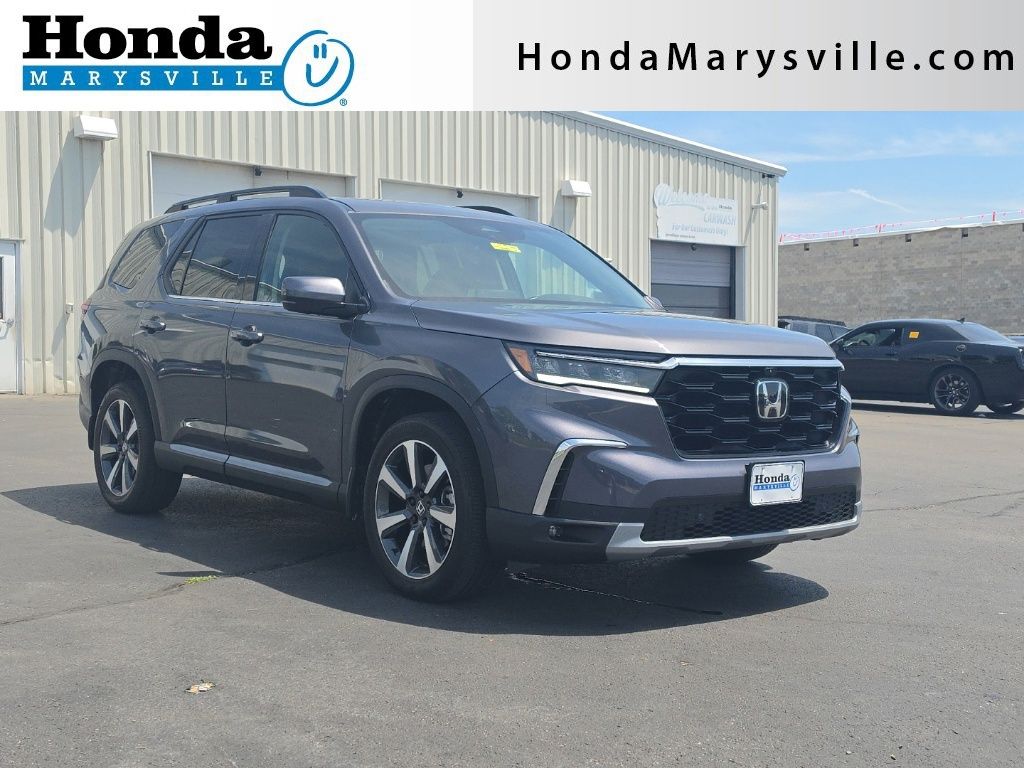 Gray (Modern Steel Metallic) 2024 Honda Pilot SUV / Crossover All-Wheel Drive Automatic