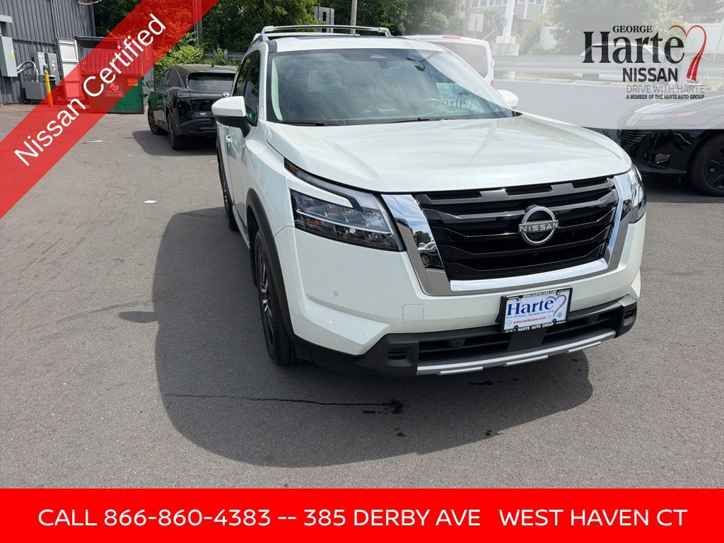 2023 Nissan Pathfinder Platinum