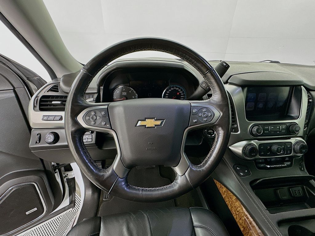 Thumbnail: 2018 Chevrolet Suburban - 11