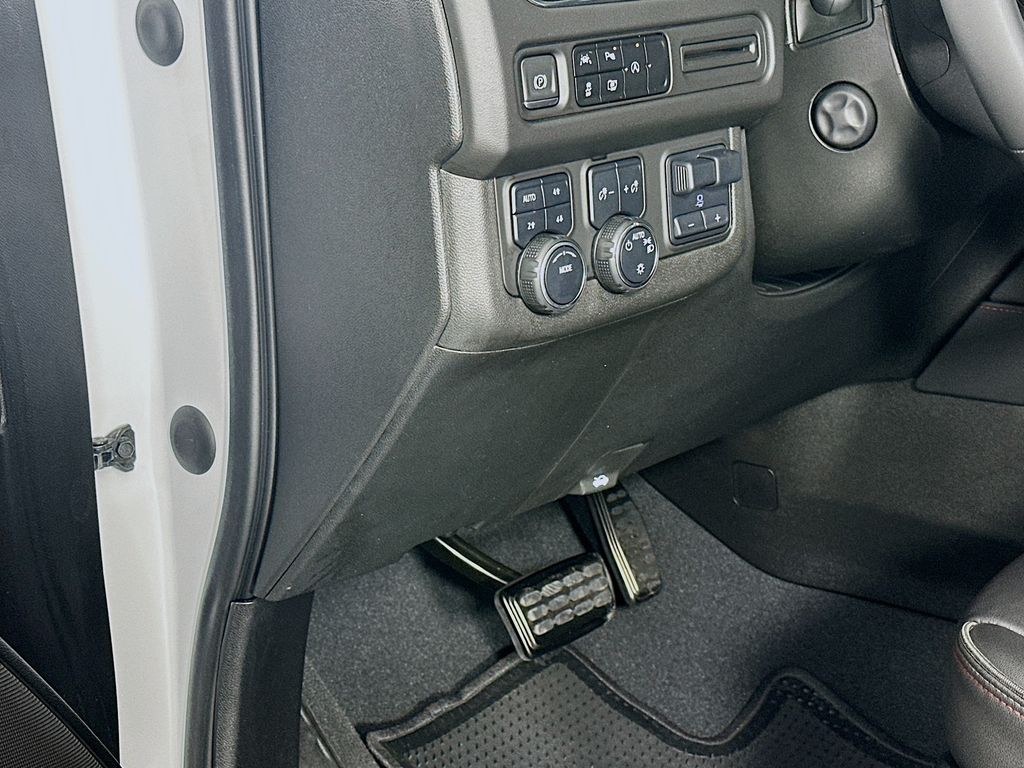 Thumbnail: 2023 Chevrolet Tahoe - 10