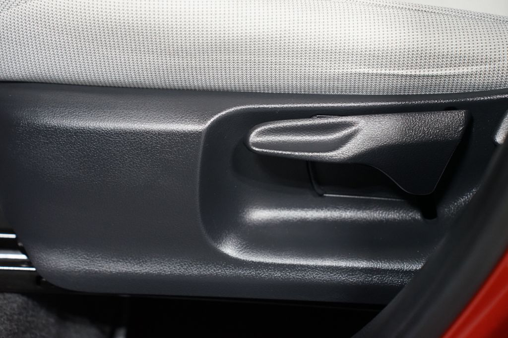 Thumbnail: 2025 Toyota Corolla Cross - 32