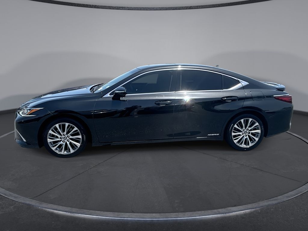 Thumbnail: 2021 Lexus ES - 15