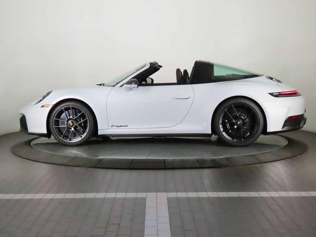 Thumbnail: 2025 Porsche 911 - 12