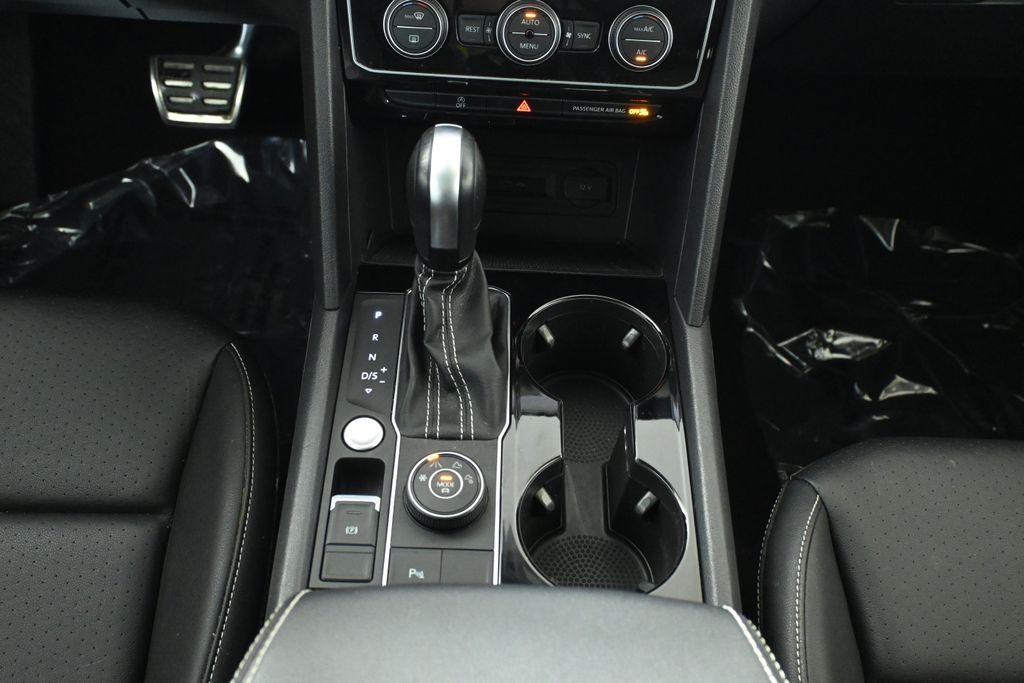 Thumbnail: 2023 Volkswagen Atlas - 23