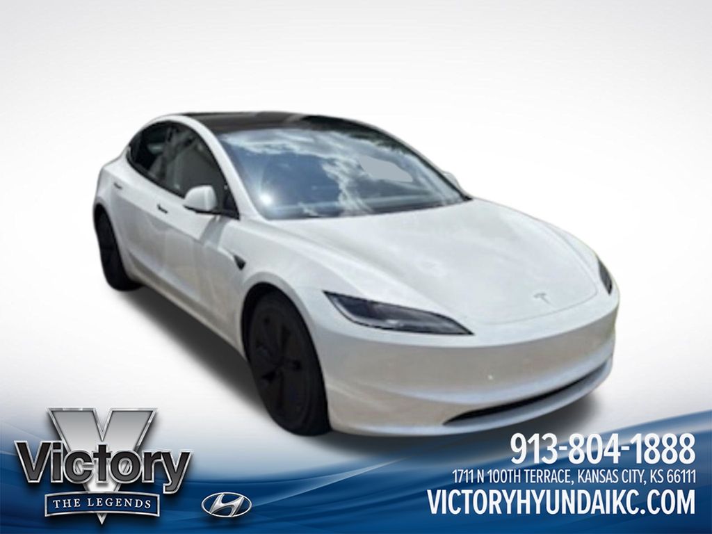 Used 2024  Tesla Long Range image 2