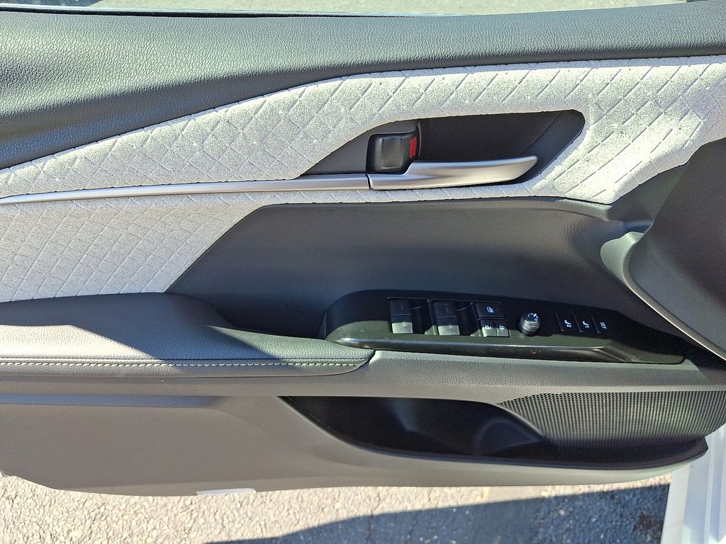 Thumbnail: 2025 Toyota Camry - 13