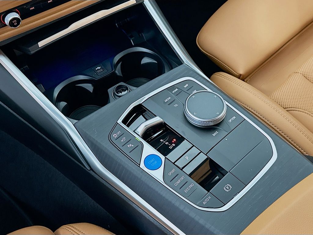 Thumbnail: 2026 BMW i4 - 15