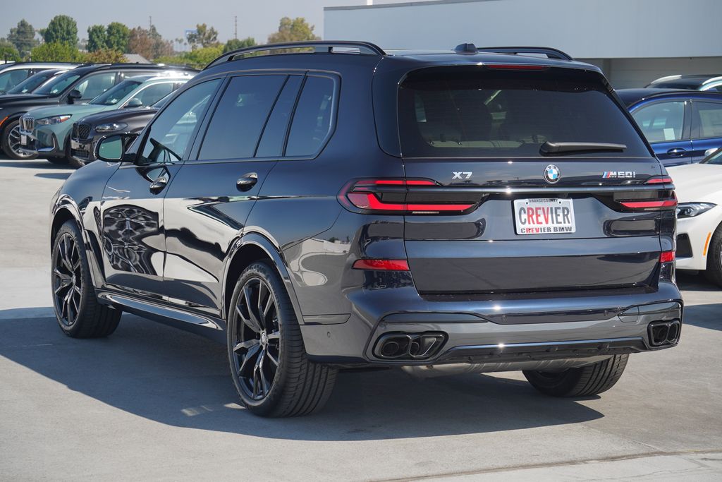 2025 BMW X7 M60i 7