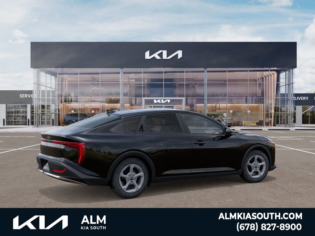 2025 Kia K4 LXS photo 3