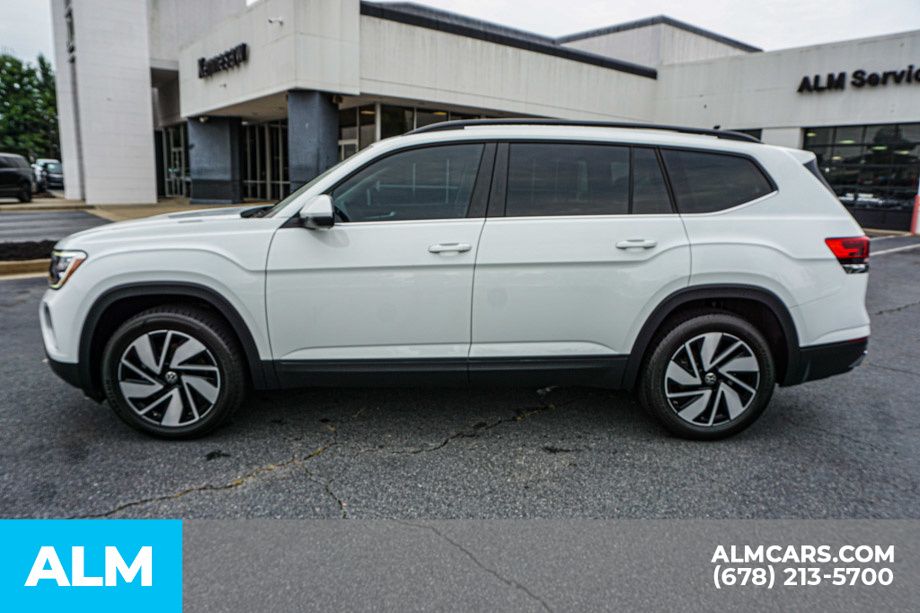 Used 2025 White Volkswagen 2.0T SE w/Technology image 7