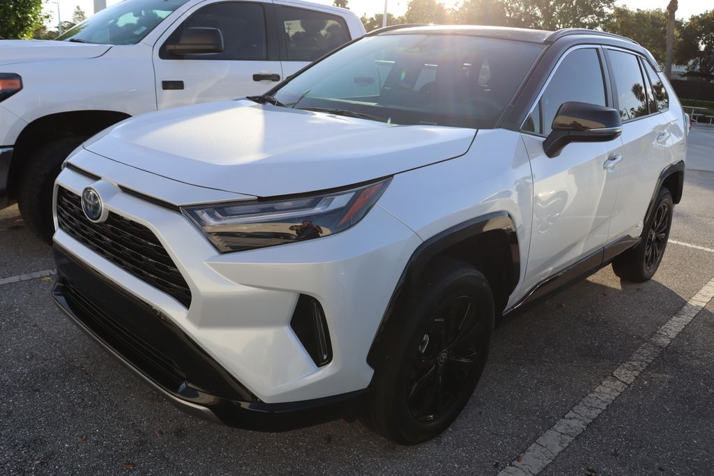 2024 Toyota RAV4 XSE 2