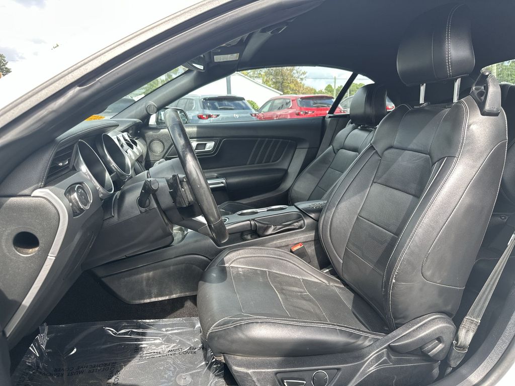 2019 Ford Mustang EcoBoost Premium - 10