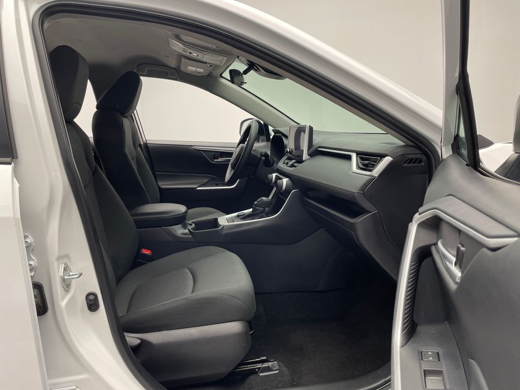 Thumbnail: 2024 Toyota RAV4 - 17