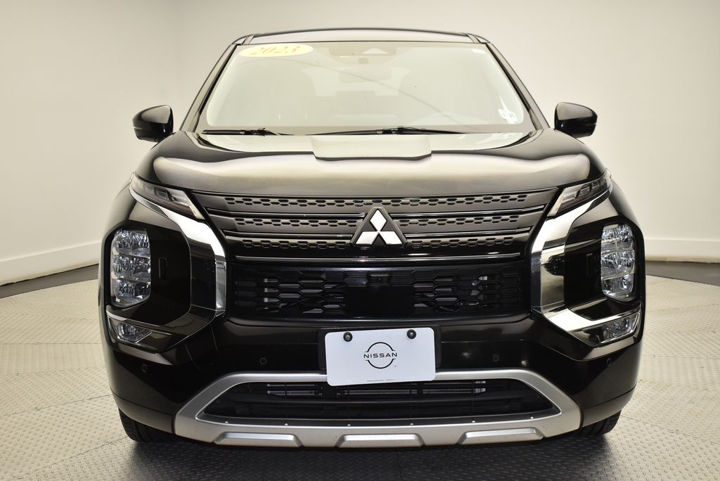 2023 Mitsubishi Outlander SE 2