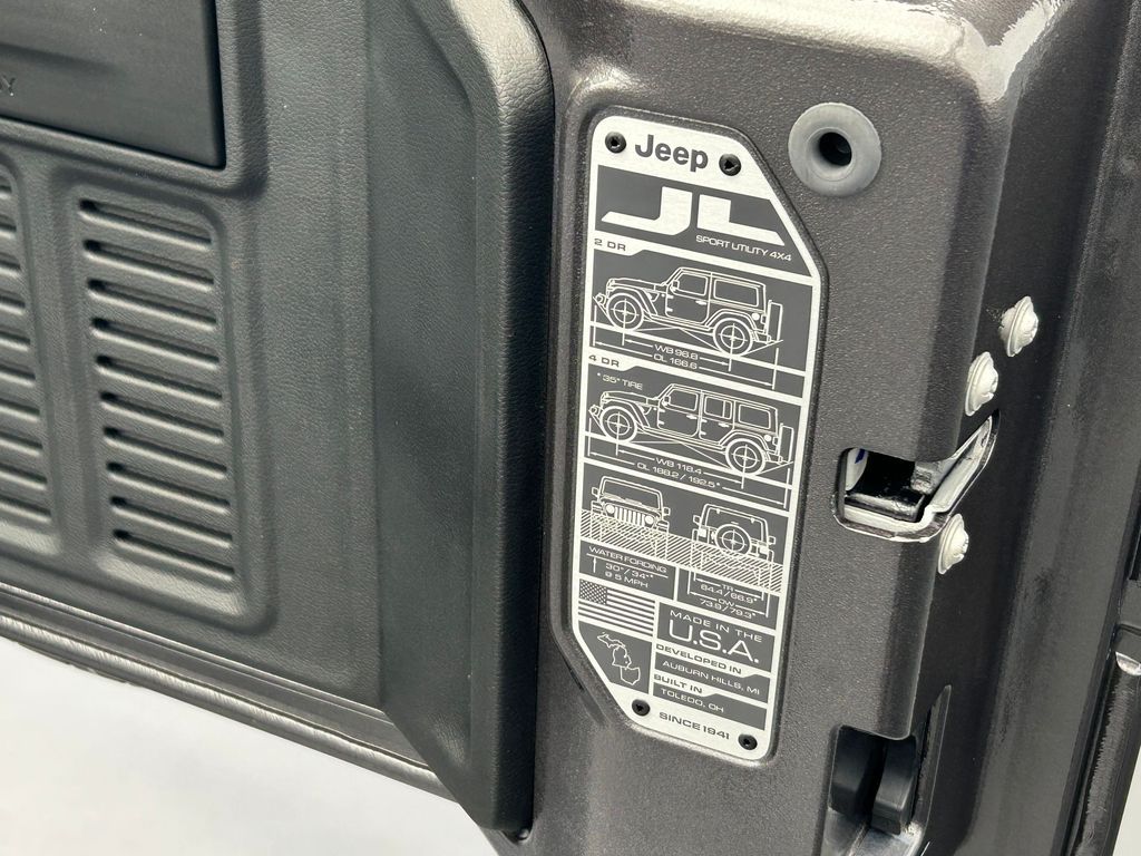 New 2026 Granite Crystal Metallic Clearcoat Jeep Sport image 27