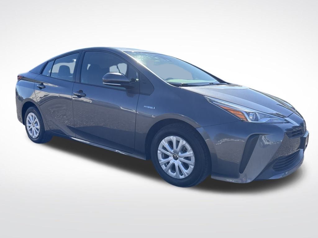 2022 Magnetic Gray Metallic Toyota Prius L FWD Hatchback