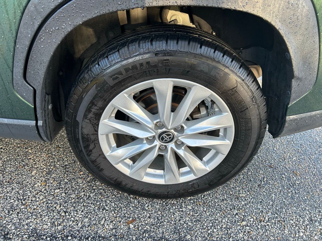 Thumbnail: 2022 Toyota Corolla Cross - 9