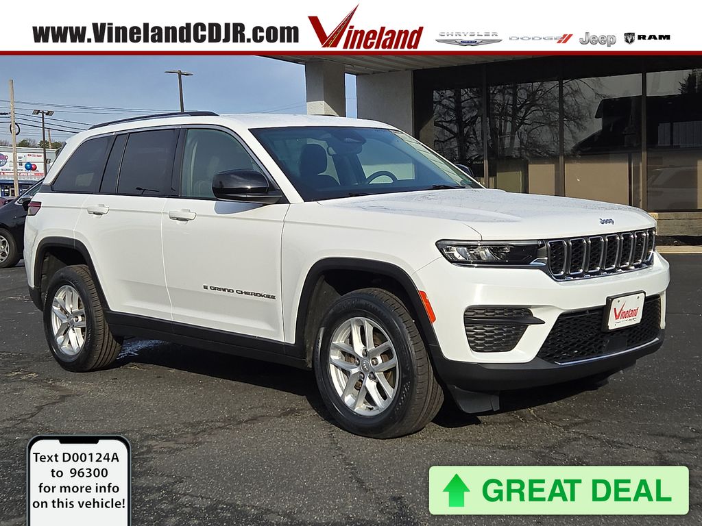 2023 Jeep Grand Cherokee Laredo 4WD
