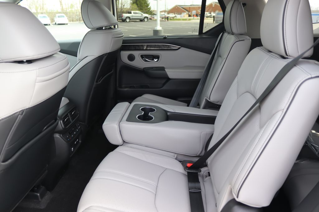 2025 Honda Pilot Elite 12