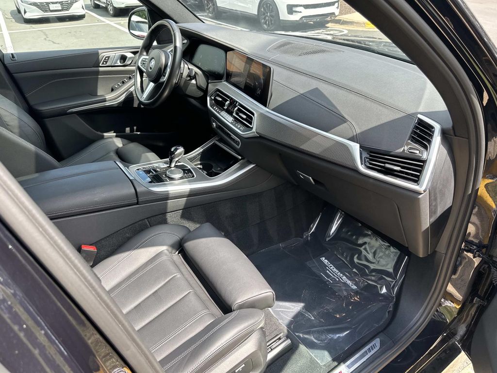 Thumbnail: 2022 BMW X5 - 20