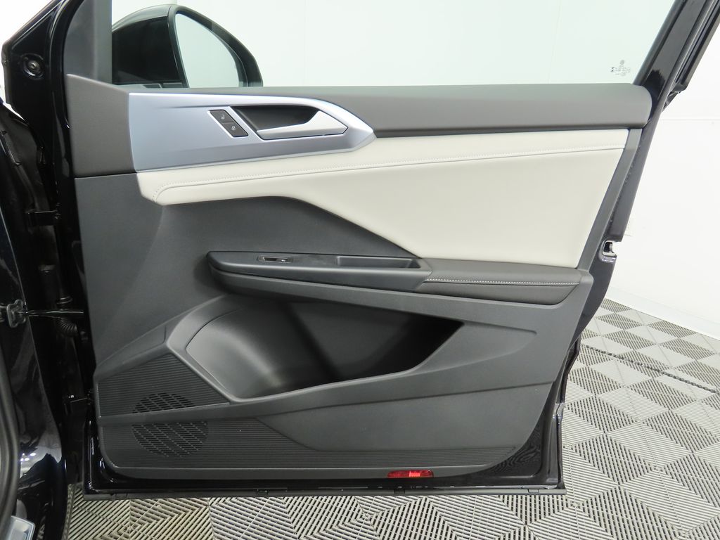 2025 Volkswagen Taos SE 26