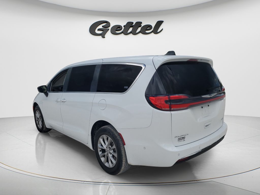 View vehicle photo 6