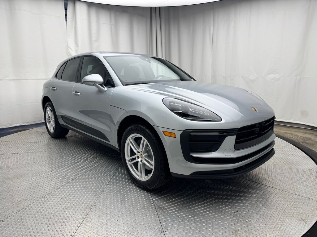 Thumbnail: 2025 Porsche Macan - 9
