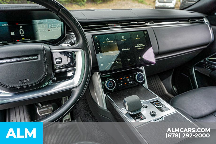 Used 2023 Silver Land Rover SE image 31