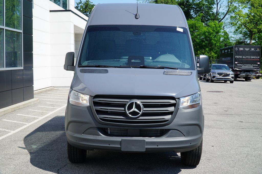 Sprinter Cargo Van 2500 w/144-Inch Wheelbase