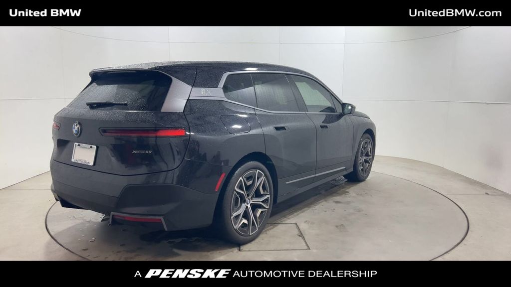 2022 BMW iX xDrive50 8