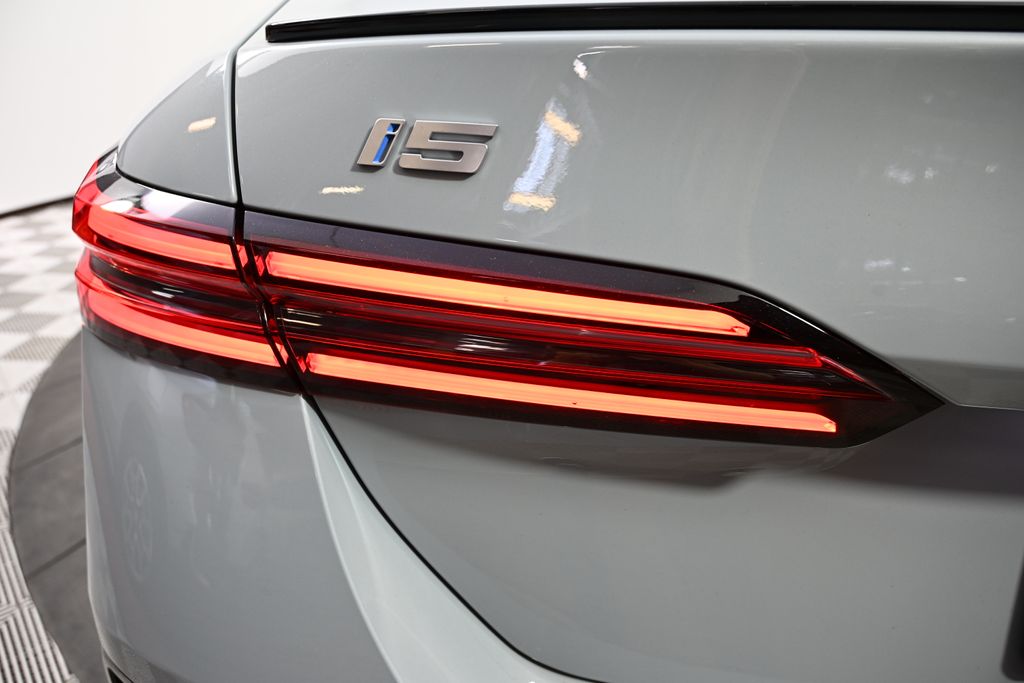 Thumbnail: 2026 BMW i5 - 11