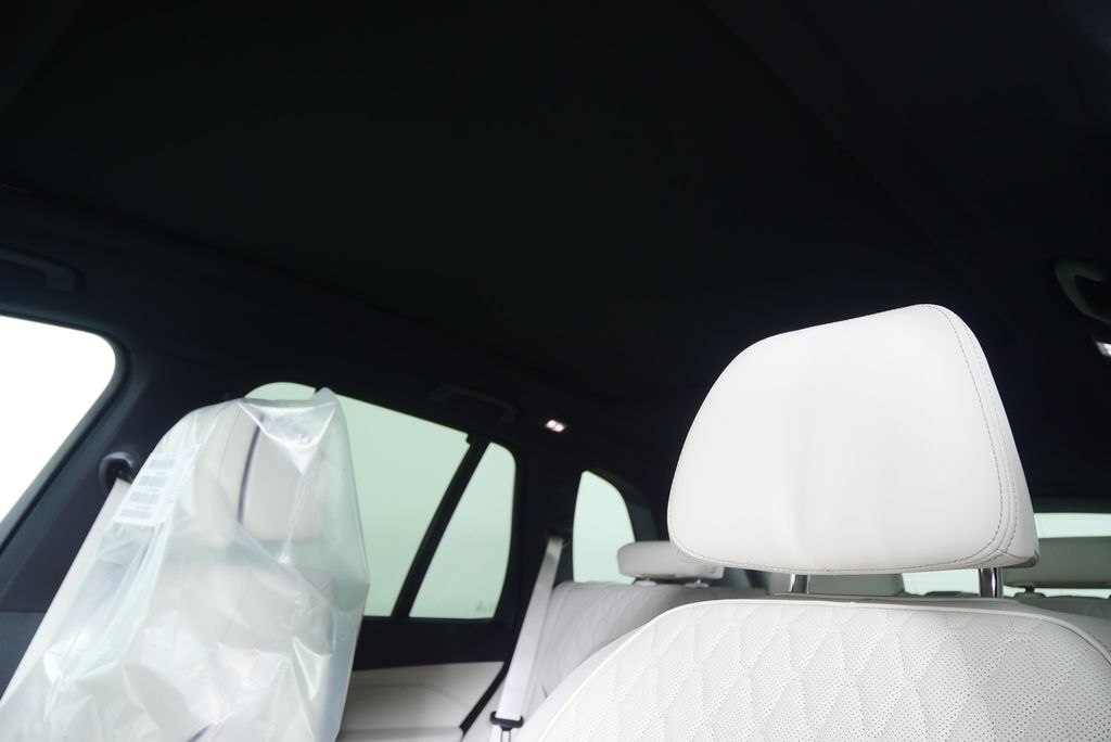 Thumbnail: 2026 BMW X5 - 12