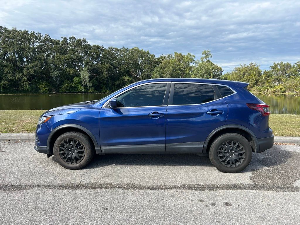 Thumbnail: 2020 Nissan Rogue Sport - 2