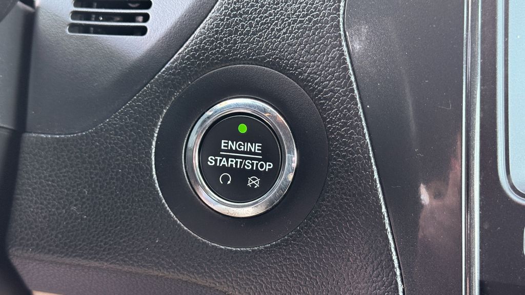 Used 2017 Ford Explorer XLT 4D Sport Utility