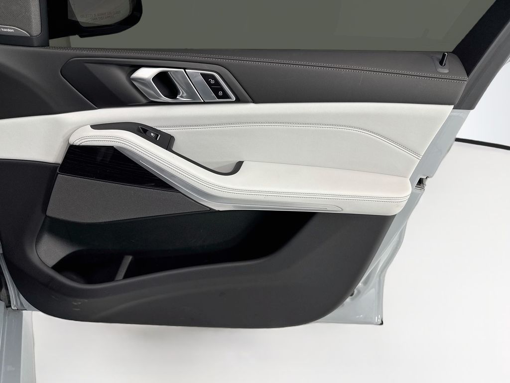 Thumbnail: 2024 BMW X5 - 24