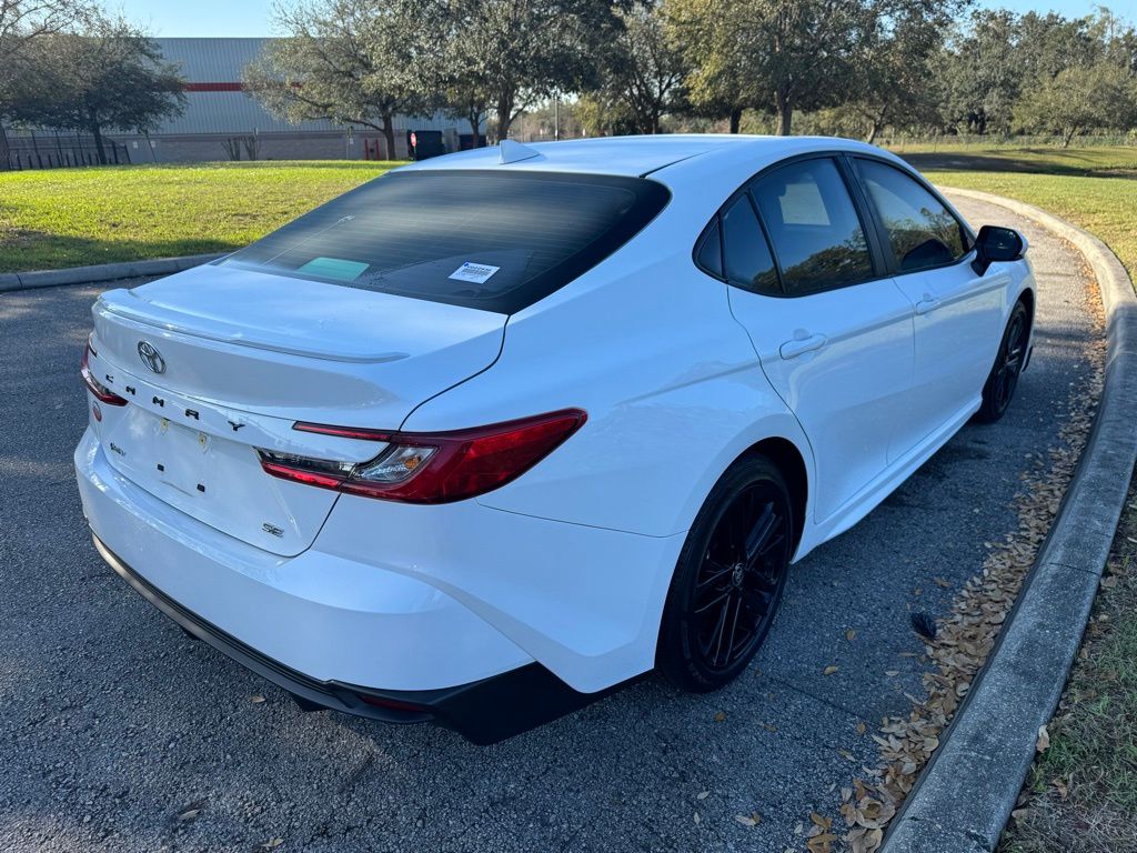 2025 Toyota Camry SE 5