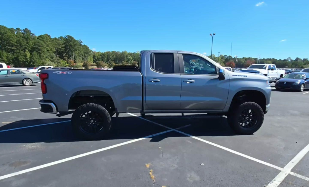 2020 Chevrolet Silverado 1500 LT 2