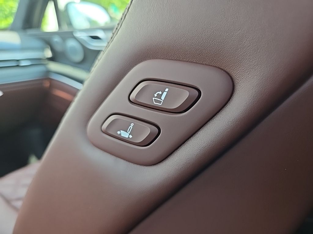 Thumbnail: 2025 Genesis GV80 - 32