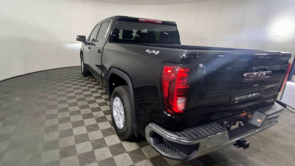 2024 GMC Sierra 1500 SLE 7