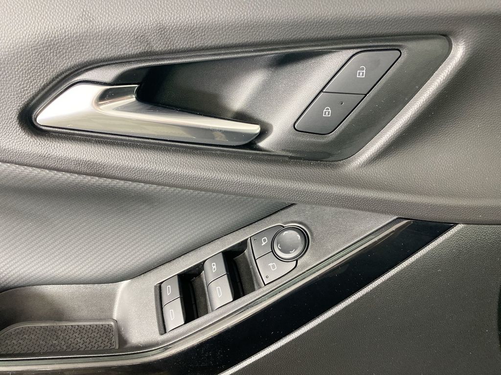 2025 Chevrolet Equinox LT photo