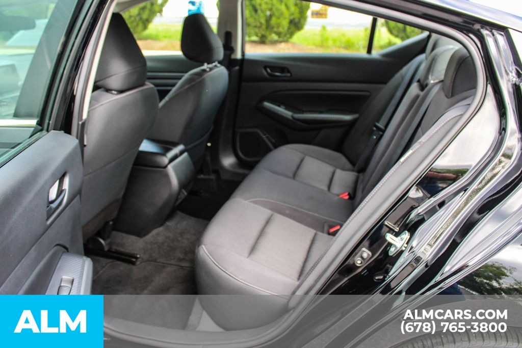 Used 2025 Black Nissan 2.5 SV image 18