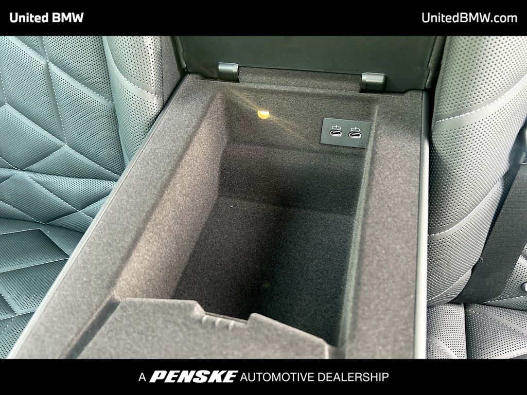 Thumbnail: 2023 BMW 7 Series - 18