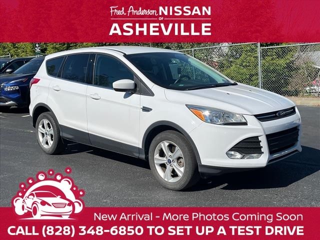 Oxford White 2016 Ford Escape SE AWD SUV / Crossover All-Wheel Drive 6-Speed Automatic