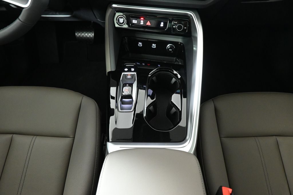 Thumbnail: 2025 Audi Q5 - 19