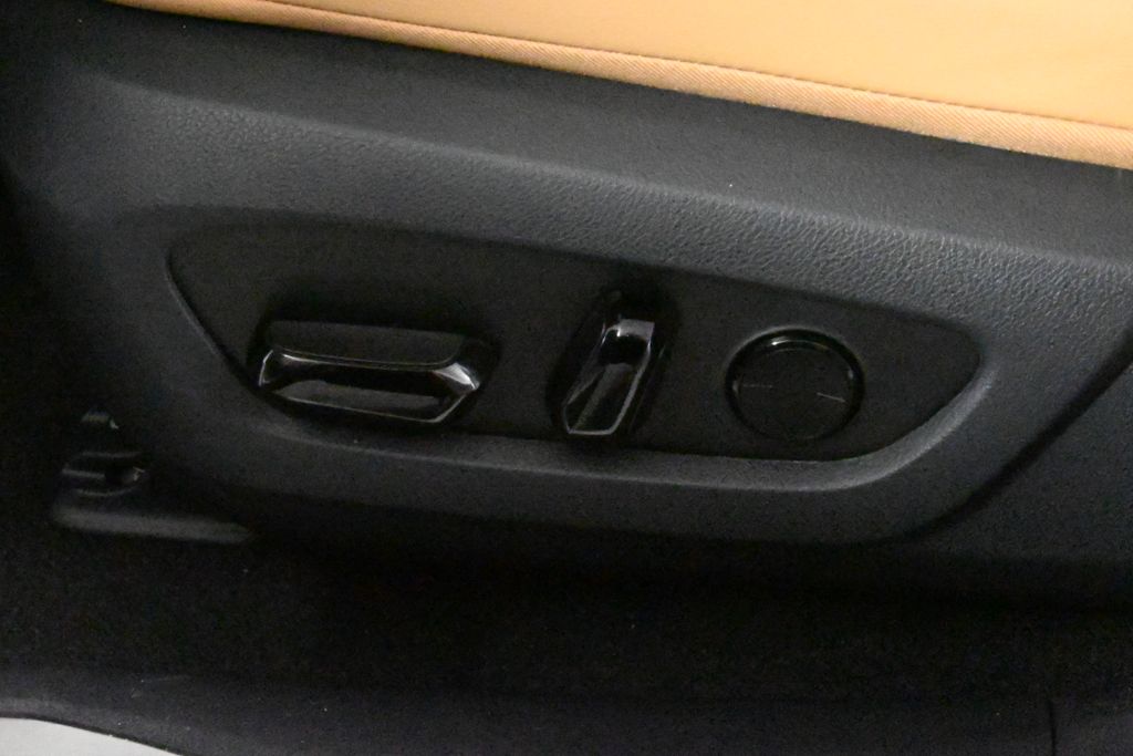 Thumbnail: 2025 Lexus RX - 27