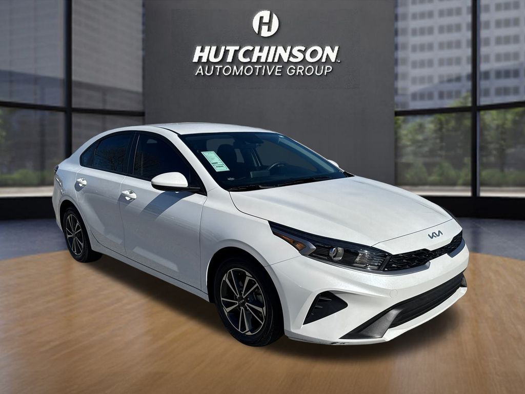 2024 Kia Forte LXS FWD