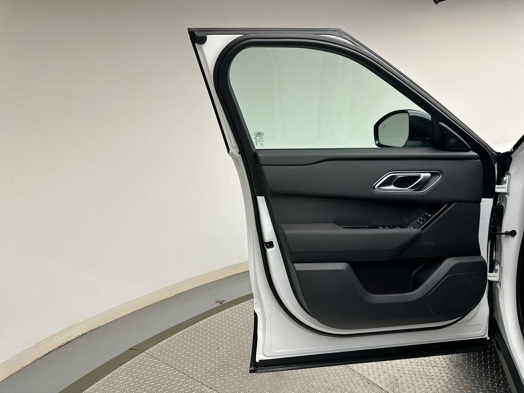 Thumbnail: 2026 Land Rover Range Rover Velar - 9