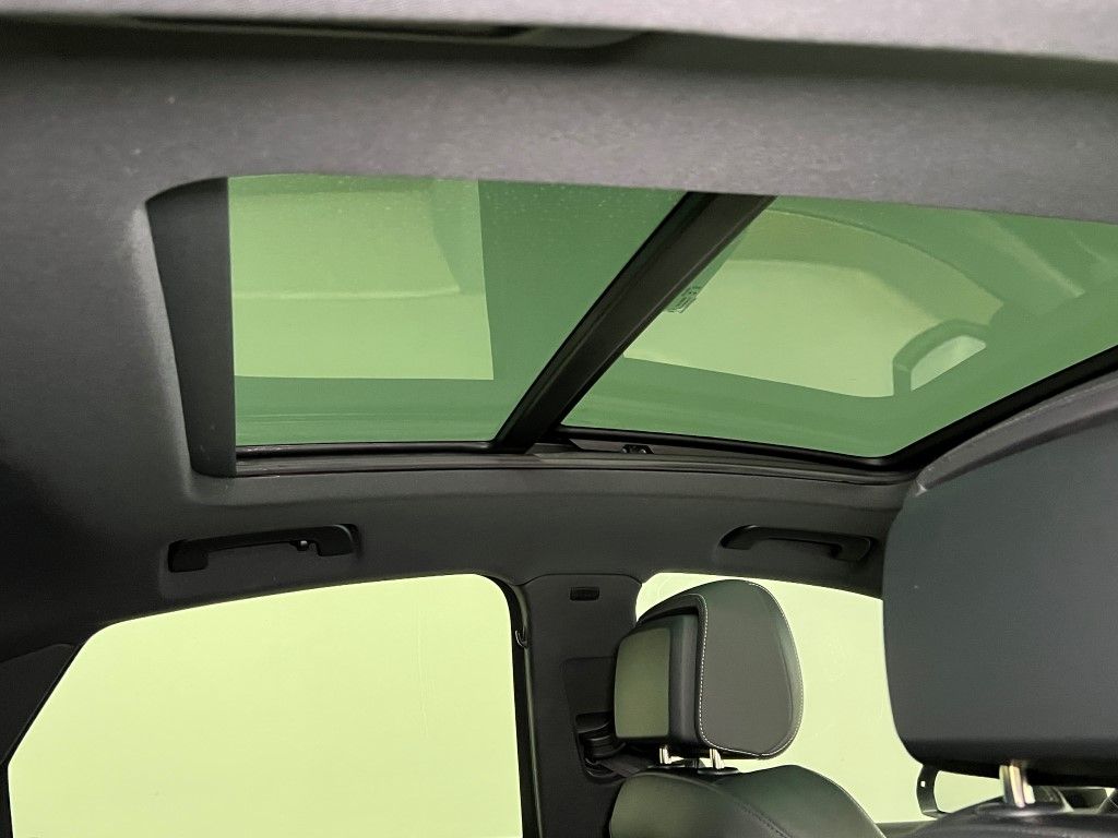 Thumbnail: 2023 Audi SQ5 - 16